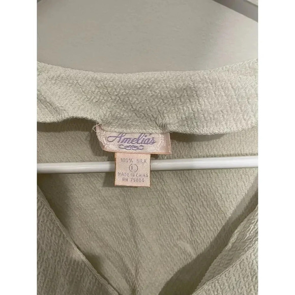 Vintage Amelia’s 100% Silk Textured Button Front Top - Picture 8 of 8